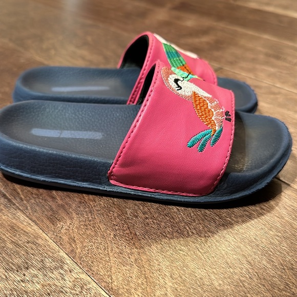 Hatley Girl Flip Flops - Picture 3 of 4